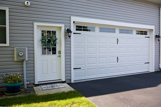 24/7 Emergency Garage Door Panel Replacement experts in Marksville, LA